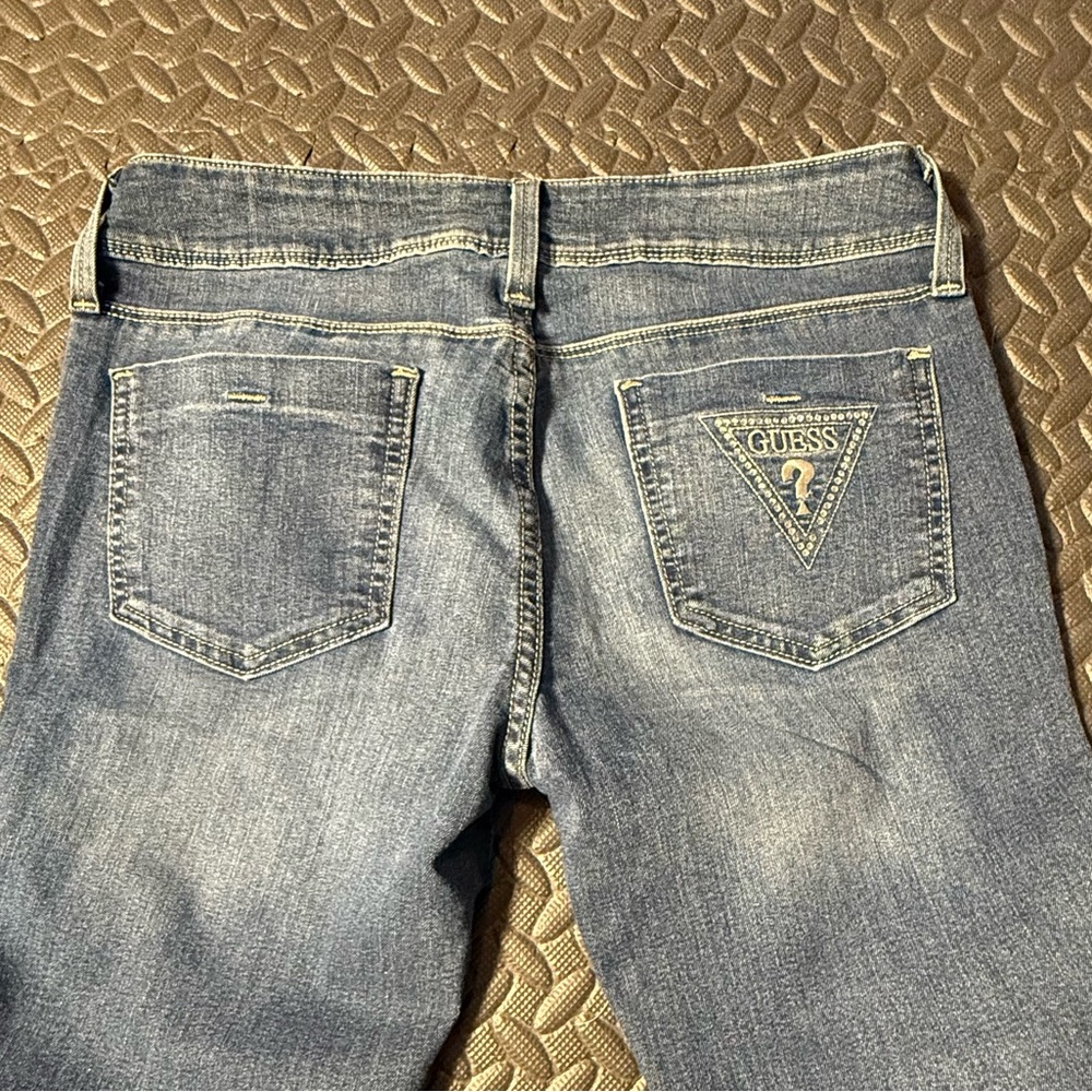 Guess Women's Medium Rise “Sarah Fit” Skinny Jeans Size 28 - Picture 6 of 11